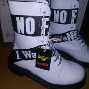 Dr. Martens 1490 sex pistols (10 eye boots) Limited Edition *Rare*